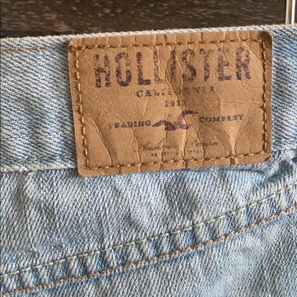 Hollister Distressed Jean Shorts - Picture 6 of 6